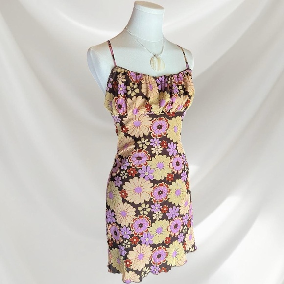 INTO | Vintage Floral Dress - Picture 1 of 6